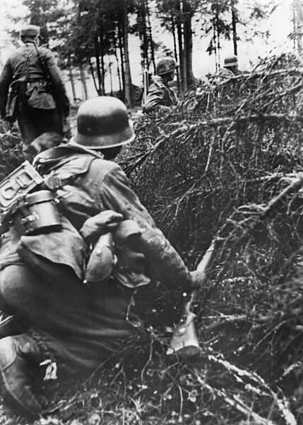 German soldiers during combat in the Courland pocket, 1945