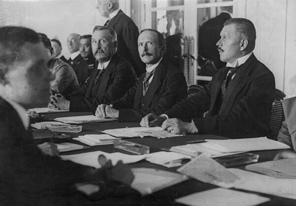 Konstantin Fehrenbach, Walter Simons, Otto Ge†ler in Spa, 1920