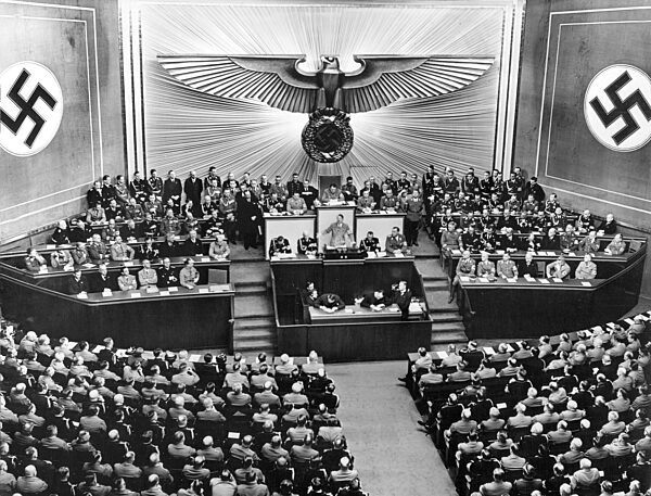 Adolf Hitler spricht vor dem Reichstag, 1939