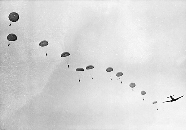 Practice jump of German paratroopers in Stendal, 1939