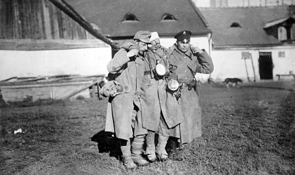 Transport of a wounded Russian soldier, 1914
