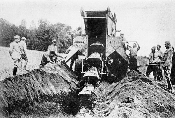 Französische Soldaten beim Stellungsbau im Ersten Weltkrieg