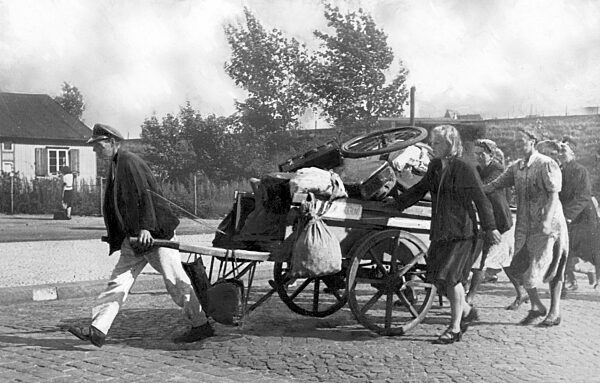 Deutsche Flüchtlinge an der Ostfront, 1945