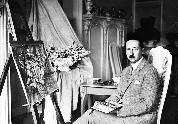 Prince August Wilhelm of Prussia in the studio, 1927