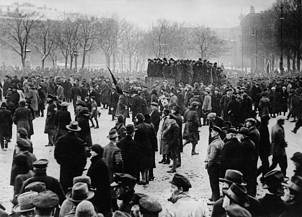 Burial of the victims after the Spartacist uprising, 1919