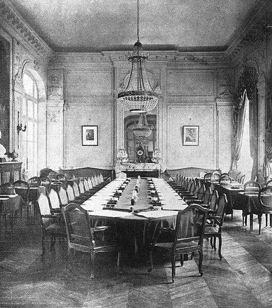 Room in the Hotel Trianon during the peace conference of Versailles, 1919
