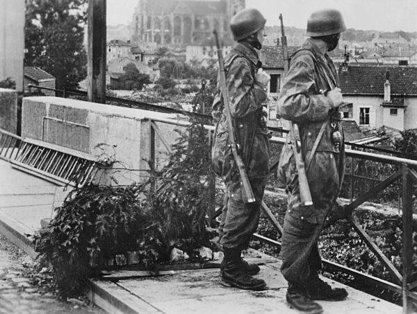 Paratrooper posts on the Western Front, 1944
