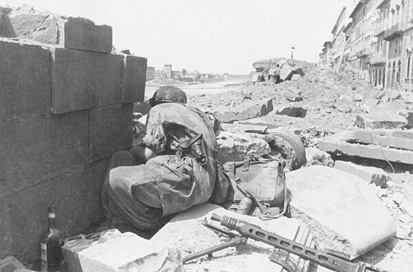 German paratrooper in Florence, 1944
