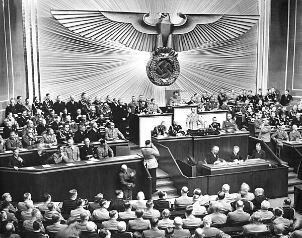Adolf Hitler spricht vor dem Reichstag, 1939
