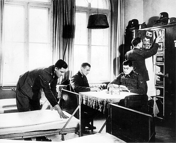 Stube der SS-Leibstandarte Adolf Hitler 1938