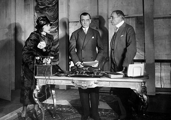 Ophilla Lindner, Curt Goetz und Albert Lessmann in 'Der Diktator', 1927