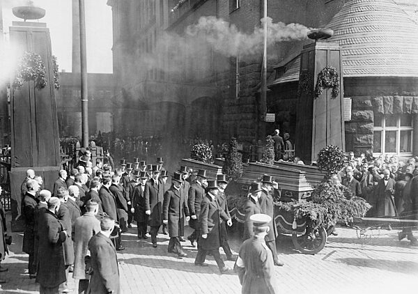 Funeral of the victims of the 'Essen bloodbath', 1923