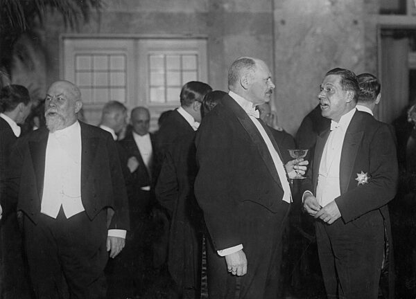 Henri Cheron, Belaerts van Bloockland and Pilotti at a banquet, 1930