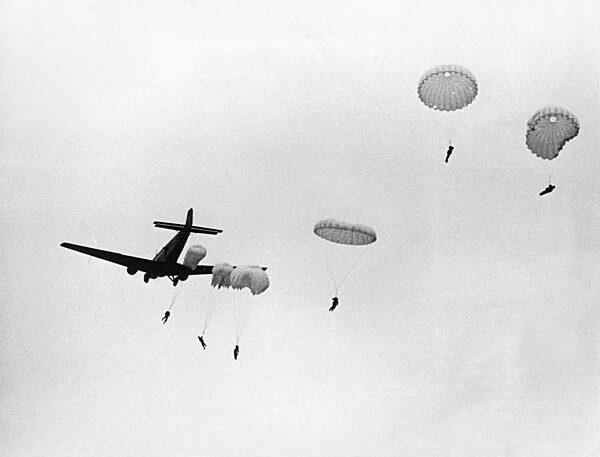Practice jump of German paratroopers in Stendal, 1939