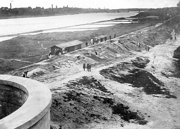 Russian Vistula fort in Praga, 1915