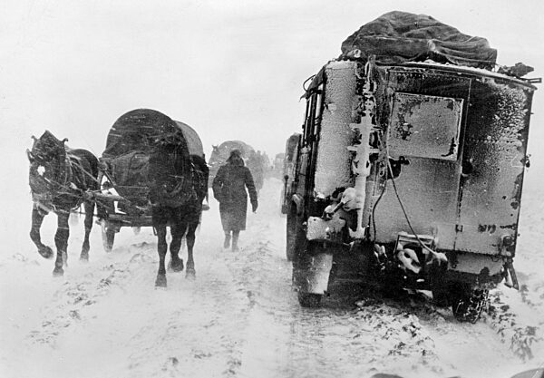 German soldiers with horse wagons on the Eastern Front, 1941