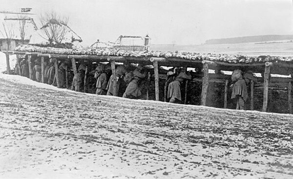 Russian troops on the front 1915