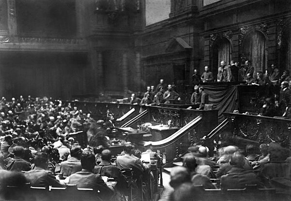 Opening session of the Workers' and Soldiers' Council in Berlin, 1918