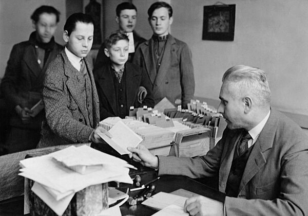 Unemployed in a Berlin employment office during the Great Depression, 1931