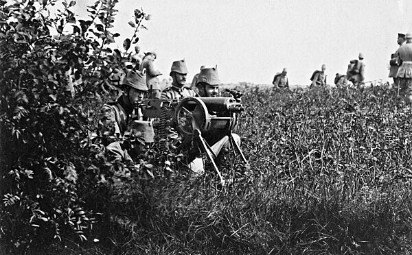 Deutsche Soldaten im Manöver, 1910