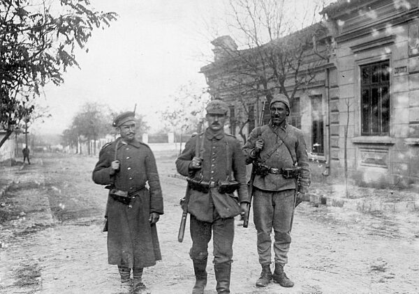 Patrol in a Romanian city, 1916
