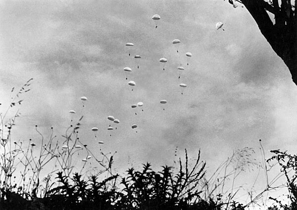 German paratroopers jump into Crete, 1941
