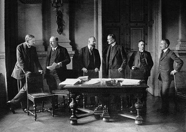 German delegation before leaving for Versailles, 1919