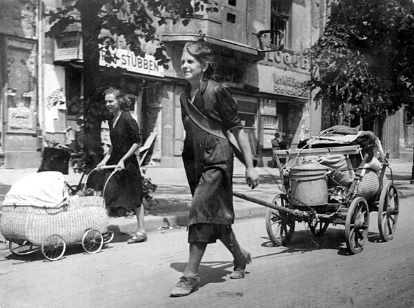 Deutsche Flüchtlinge an der Ostfront, 1944/45