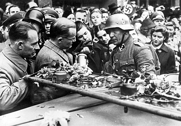 Einzug der SS-Leibstandarte Adolf Hitler in Prag