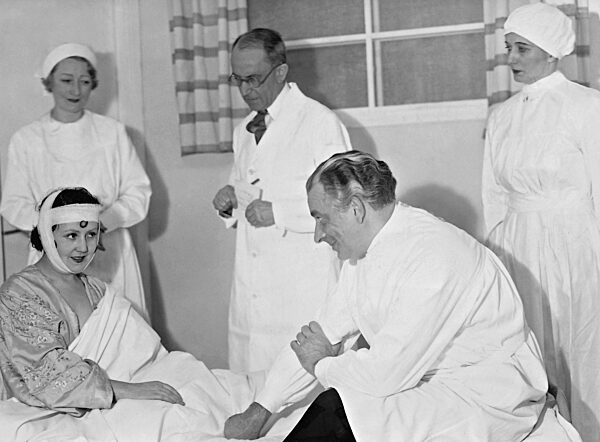 Valerie von Martens und Curt Götz in 'Dr. med Hiob Prätorius', 1934