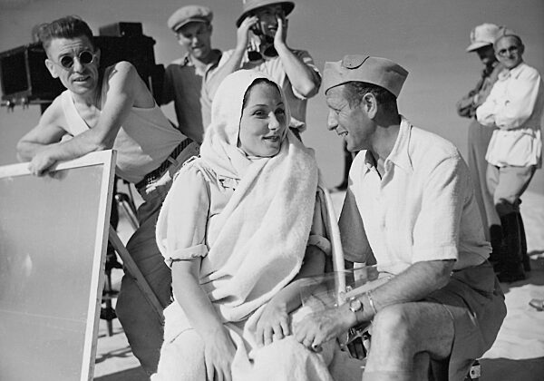 Brigitte Horney und Gustav Ucicky bei den Dreharbeiten zu 'Aufruhr in Damaskus', 1939