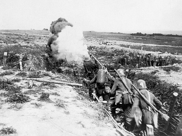 German soldiers train for an attack with flame throwers, 1915