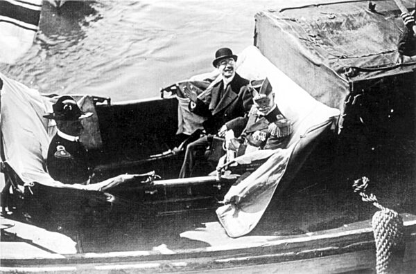 Arrival of Vice Admiral Count von Spee in Valparaiso, 1914