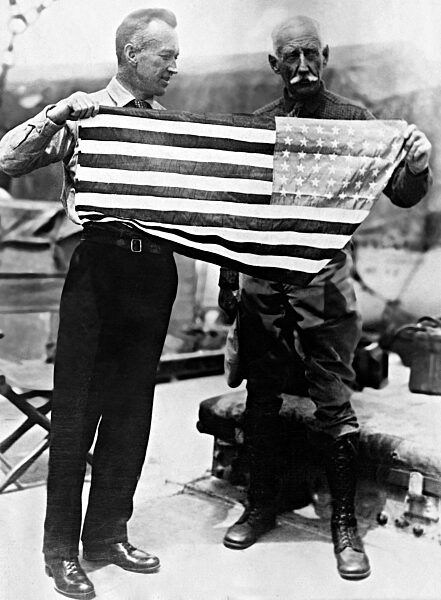 Lincoln Ellsworth and Roald Amundsen, 1926