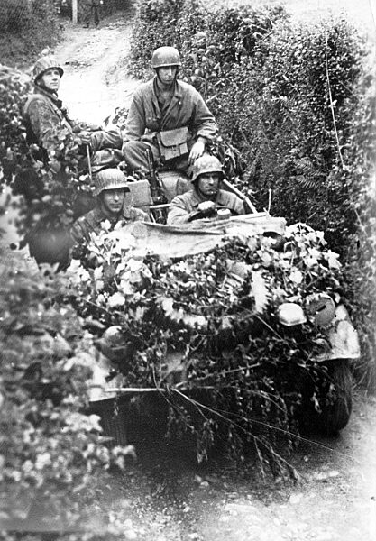 German patrol on the Western Front, 1944