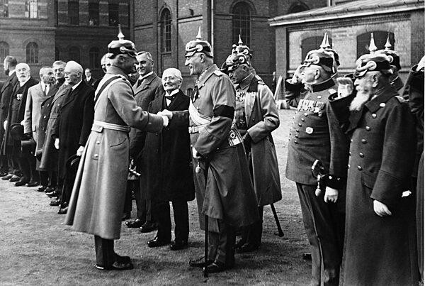 Crown Prince Rupprecht of Bavaria with veterans, 1931