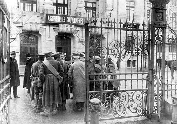 Bulgarian soldiers in Bucharest, 1917