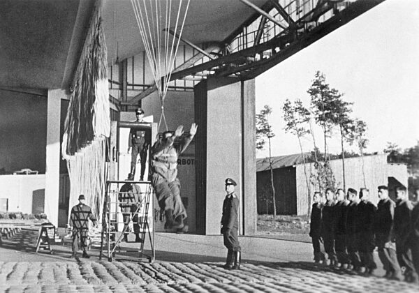 Training of paratroopers at the Parachute School in Stendal, 1938