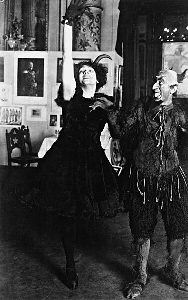 Tilla Durieux and Hermann Boettcher in 'Der deutsche Schmied', 1917