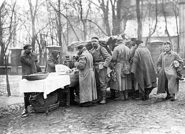 German soldiers after the capture of Lodz, 1914