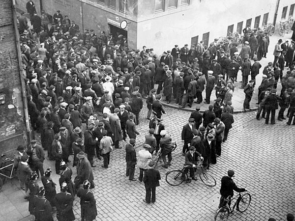 Hamburger unemployed longshoreman, 1931