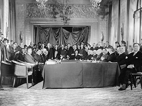 Session of the expert commission under chair Owen D. Young, 1929