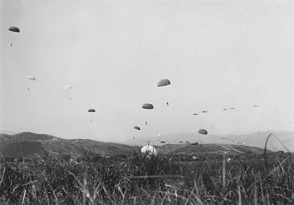 German paratroopers jump into Crete, 1941