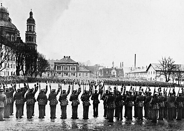 Swearing in recruits from a Bavarian infantry regiment, 1913