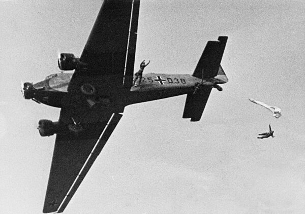 Jump with a parachute during an exercise of the parachuting school in Stendal, 1938