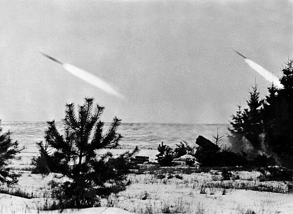 German cannon battery on the Eastern Front, 1945