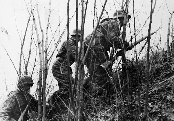 Waffen-SS soldiers during fighting in Budapest, 1944
