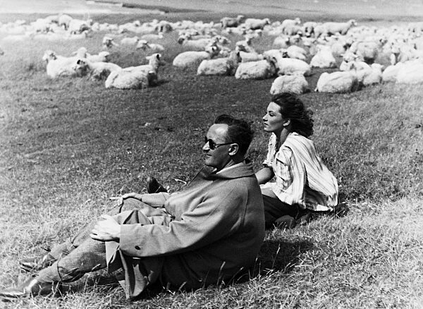 Hans Schweikart und Brigitte Horney bei den Dreharbeiten zu 'Befreite Hände', 1939