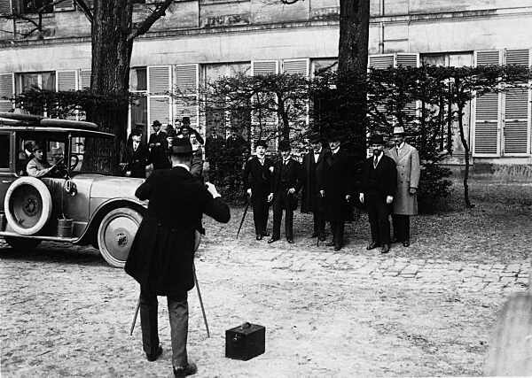 The German delegation at the peace conference in Versailles, 1919