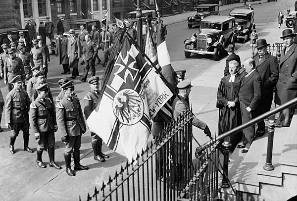 Memorial service for Remembrance Day in New York, 1933